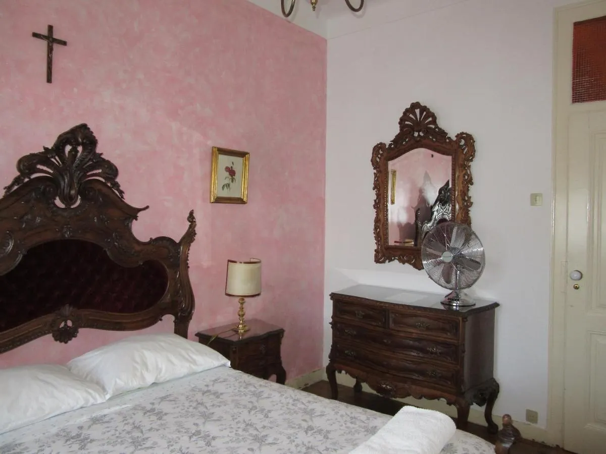 Bed and Breakfast Family Macedo Lisbona
